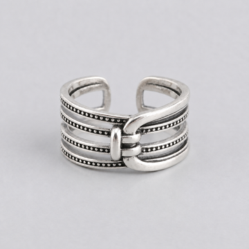 Saddle Cinch Ring